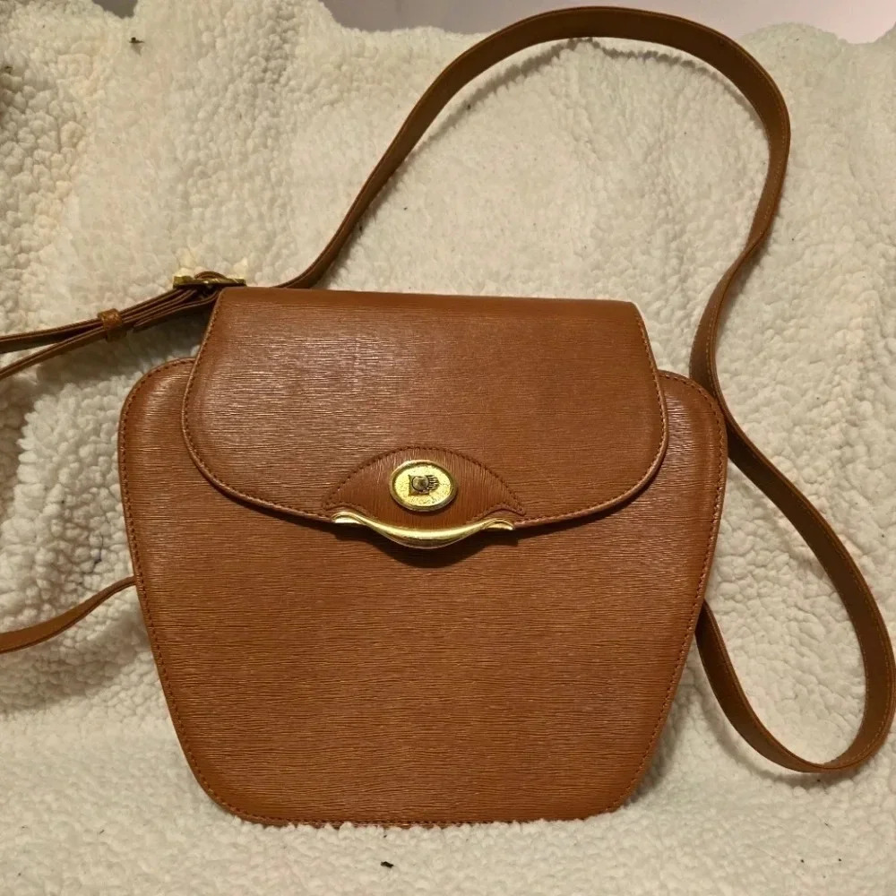 Vintage Plato Italian Leather Crossbody, Flap Close, Gold Hardware, RARE & EUC!